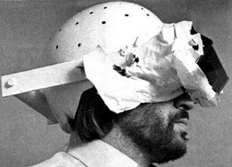 Инвертоскоп кигән кеше, © wikimedia